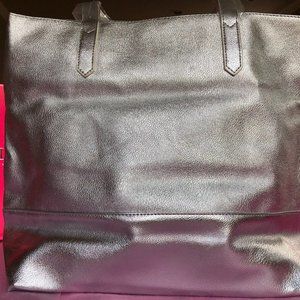 Bloomingdale's Bags - BLOOMINGDALE'S SHOULDER BAG! NWT Bloomingdale's Bags - BLOOMINGDALE'S SHOULDER BAG! NWT